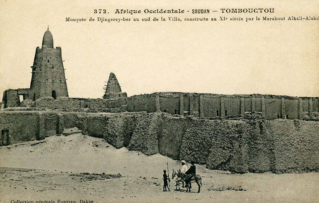 The Djinguereber Mosque at Timbuktu, photographed c. 1905